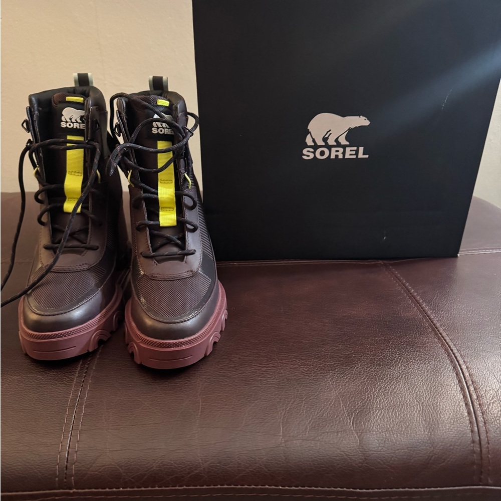 Sorel Dark Brown Boots with Yellow Stripe